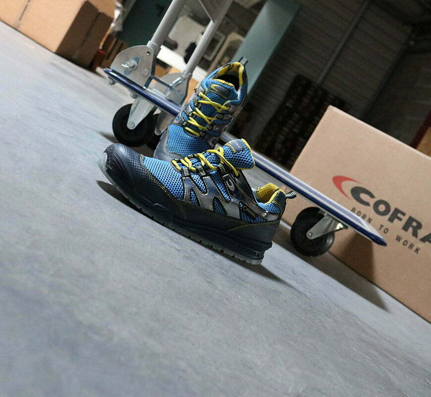 la basket de securite respirante galetti cofra dans un atelier