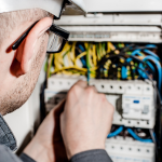 Équipement pour électricien, plombier, chauffagiste